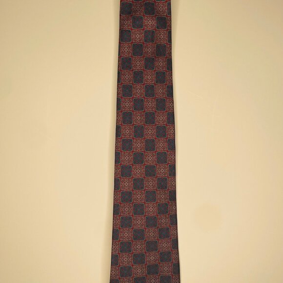 Striking Silk Red and Blue Givenchy Necktie - Picture 4 of 9